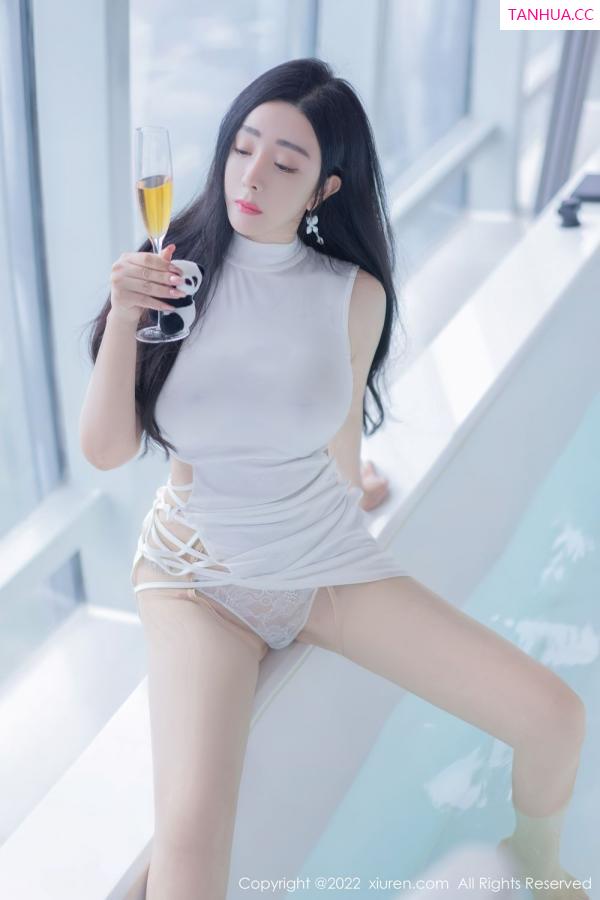 允薾  [XiuRen]高清写真图 2022.04.12 No.4855 允薾第32张图片